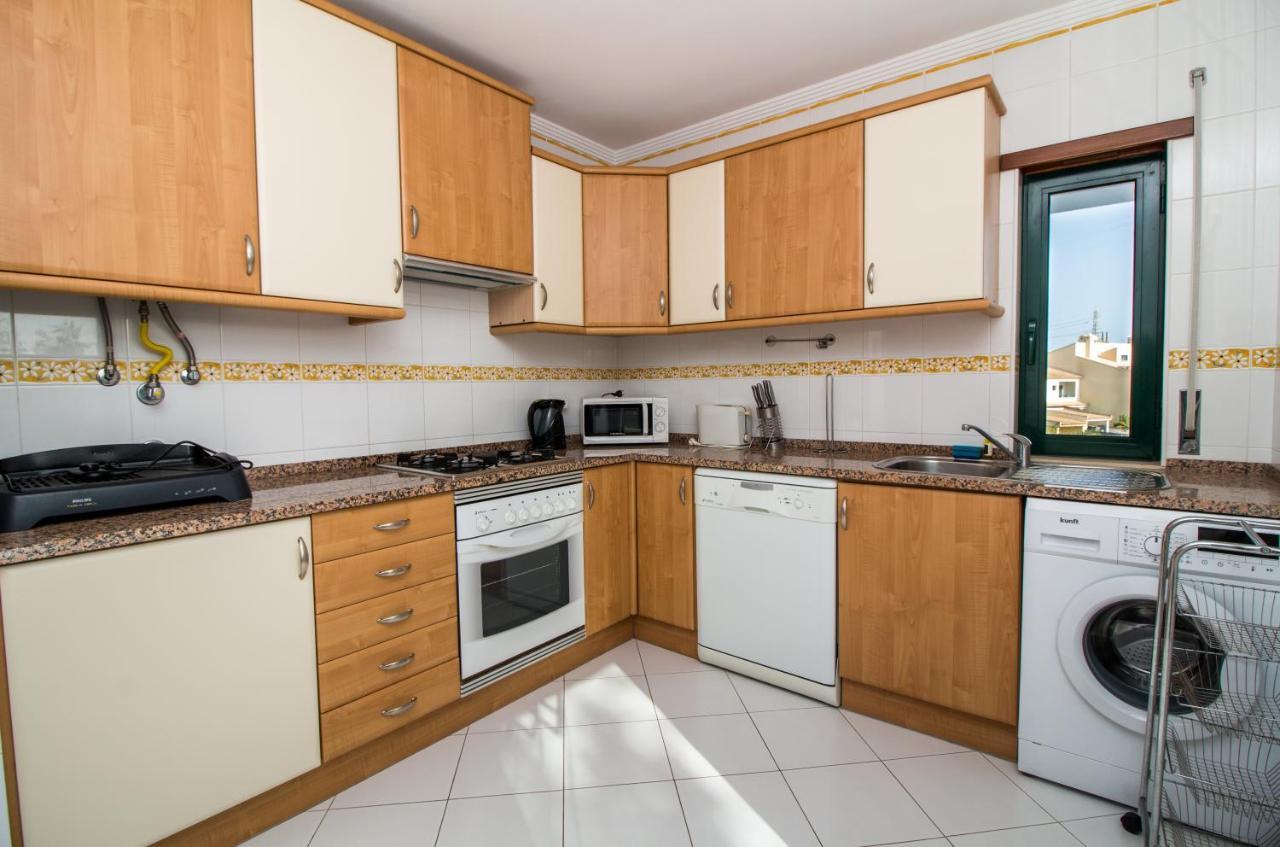 Family Apartment - Pool And Garden & Playground & Beach & Albufeira Extérieur photo