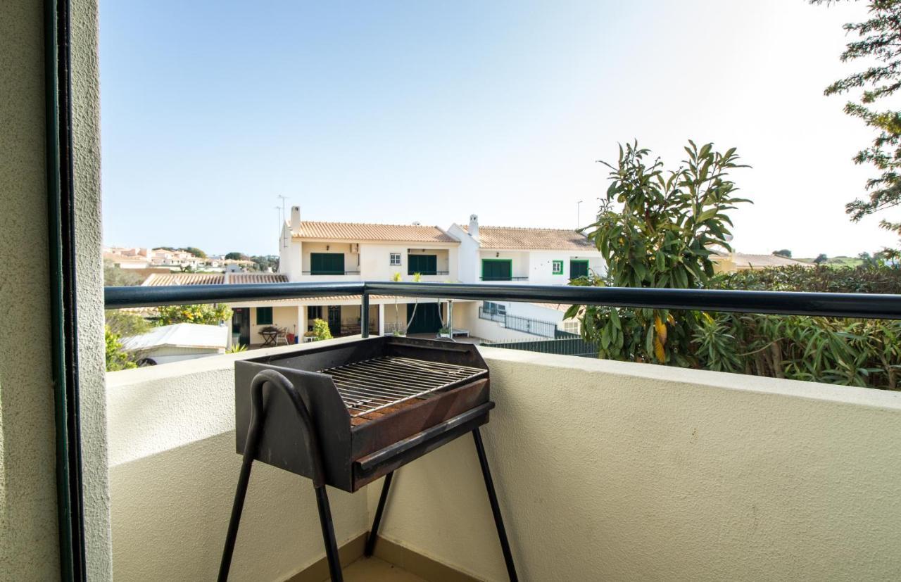 Family Apartment - Pool And Garden & Playground & Beach & Albufeira Extérieur photo