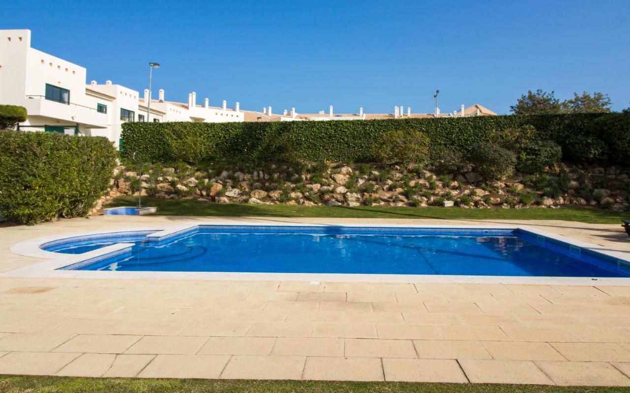 Family Apartment - Pool And Garden & Playground & Beach & Albufeira Extérieur photo